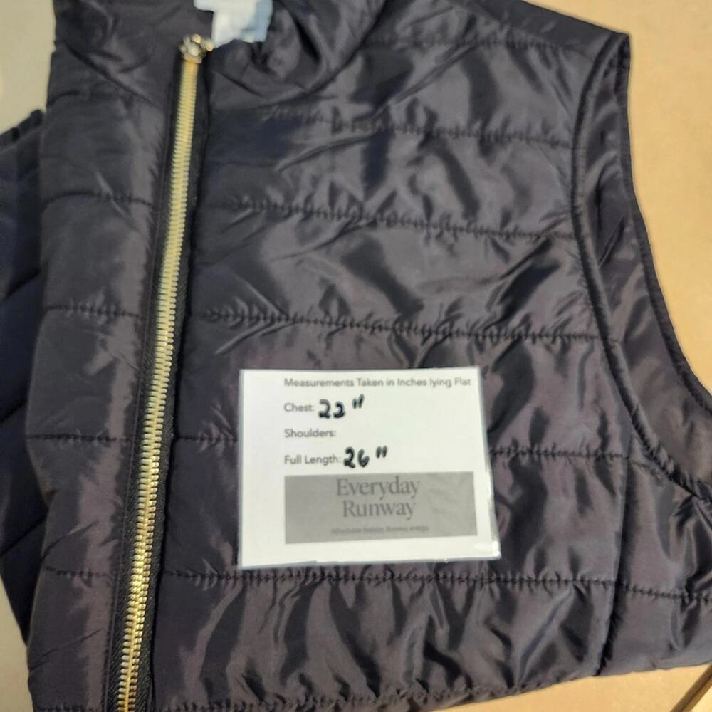 Black Quilted Vest Women's size Large Ruffle Hem Packable - Picture 10 of 11
